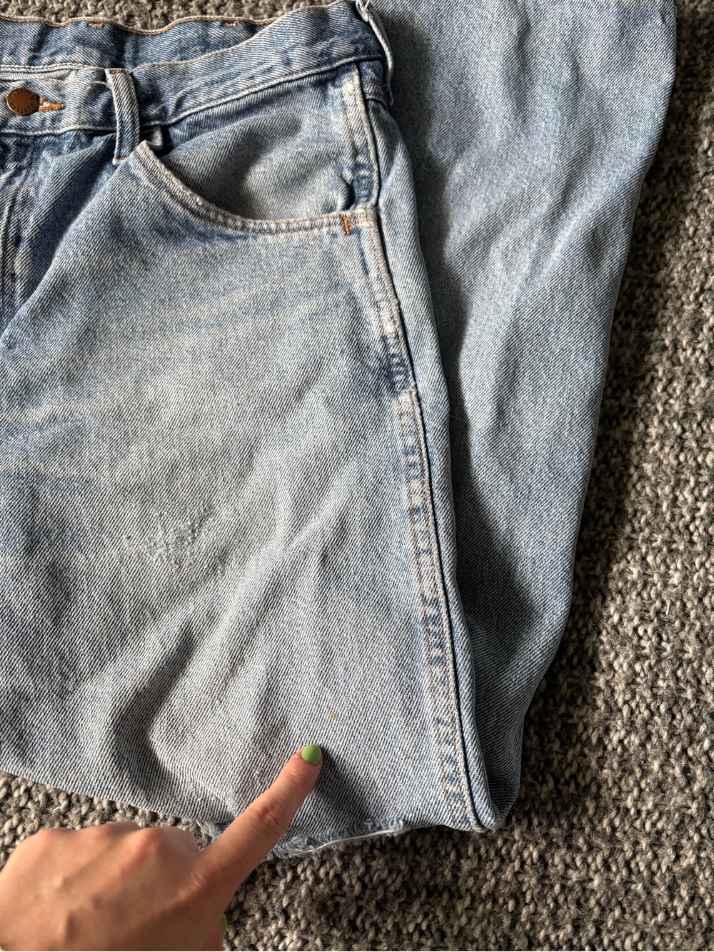 Distressed Jeans - Picture 7 of 7